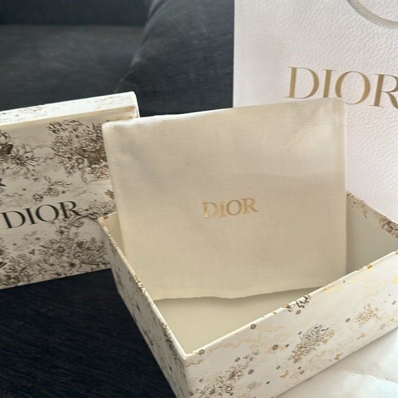 Women’s gold Dior necklace - Picture 11 of 12